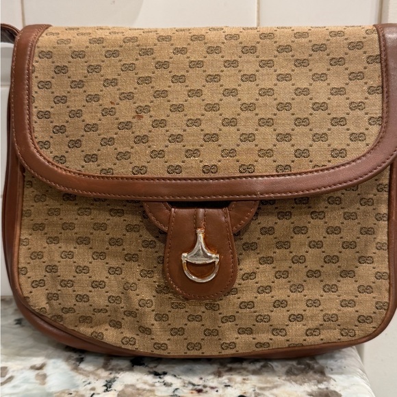 Gucci Tan Monogram Shoulder Bag - Picture 10 of 13